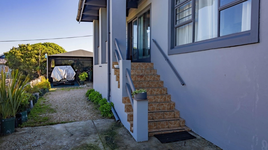 4 Bedroom Property for Sale in De Kelders Western Cape